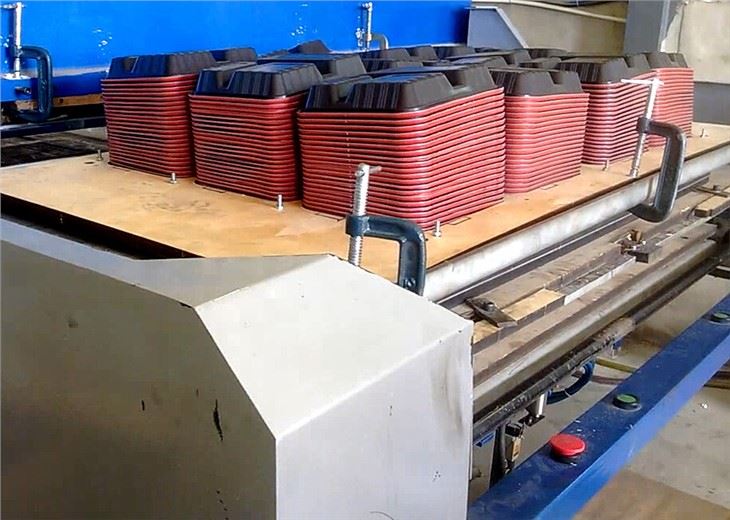 Plastic Packaging Cutting Machine